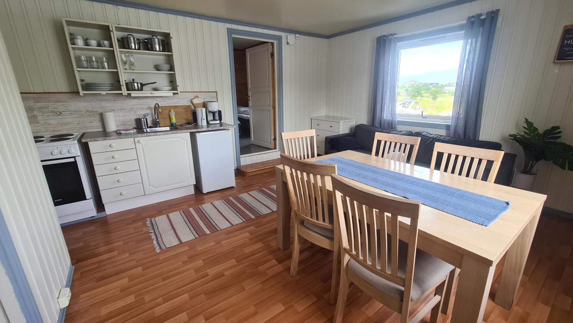 Lydersen Rorbuer & Inn 2*