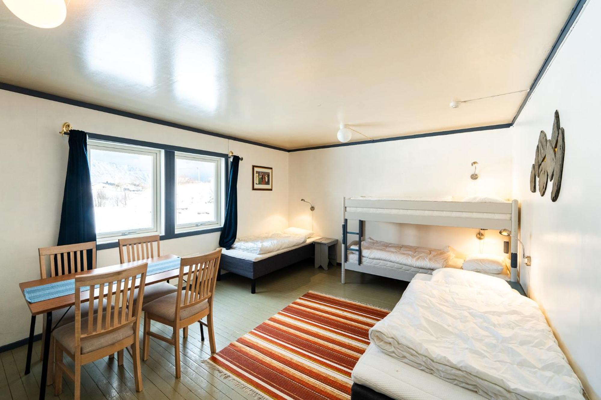 Lydersen Rorbuer & Inn
