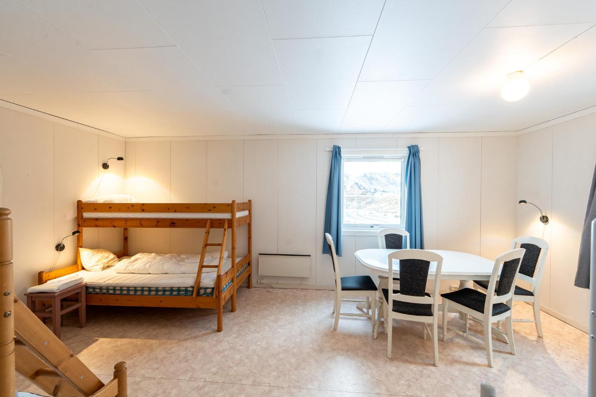 Inn Lydersen Rorbuer & Fredvang